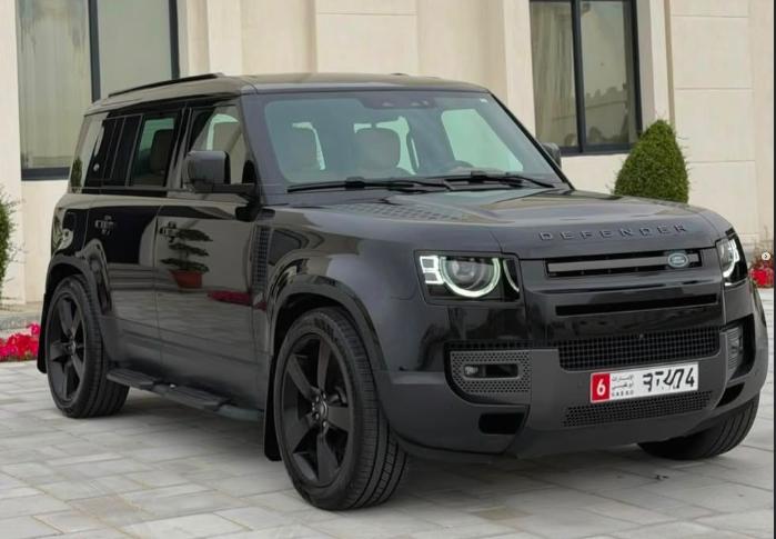 للبيع ديفندر HSE خليجي V6 موديل 2024 فول اوبش الطاير