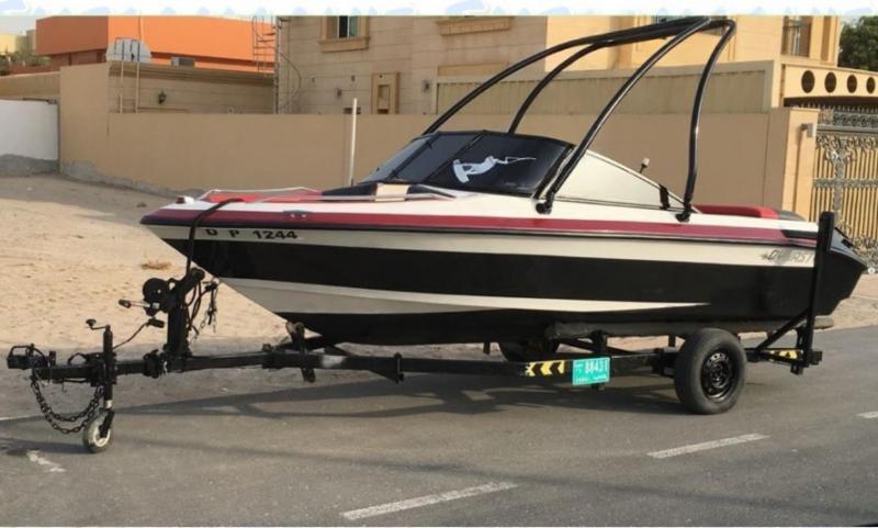 Dynasty speed boat 17 feet with inboard yamaha engine 135 hp.