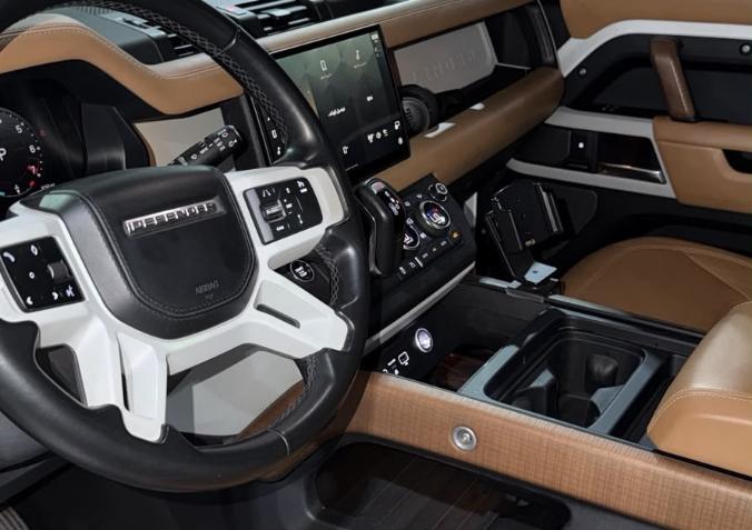  للبيع Land Rover Defender HSE 2023