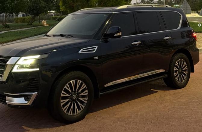  للبيع نيسان موديل 2021 تيتانيوم v8