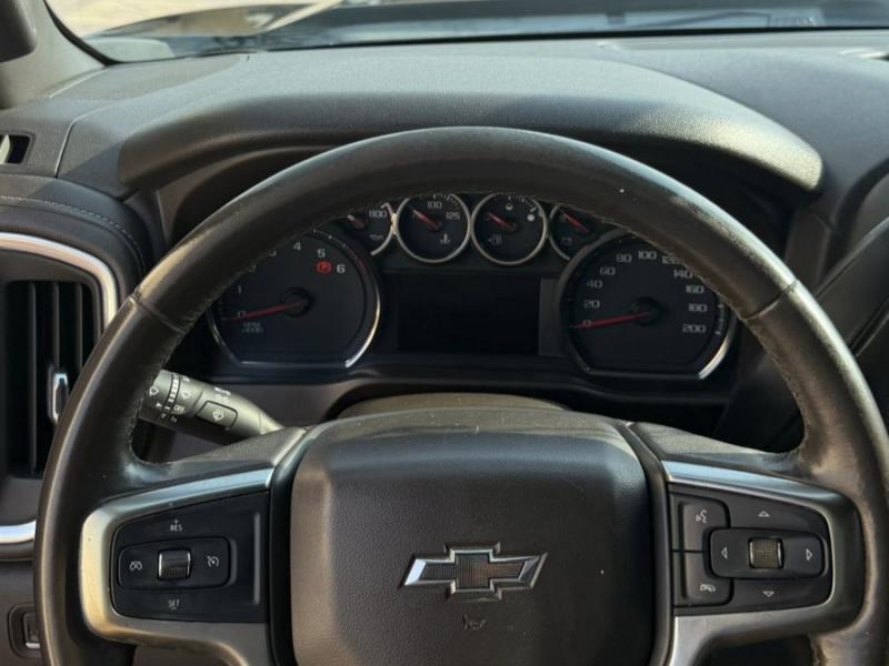 للبيع شفروليه سلفرادو RST موديل 2019 خليجي اول مالك 