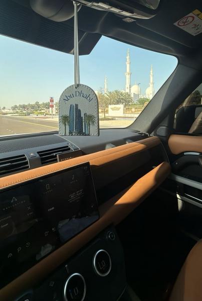 للبيع لاند روفر ديفندر Hse110 موديل 2024 فل أوبشن خليجي تحت ضمان الطاير 