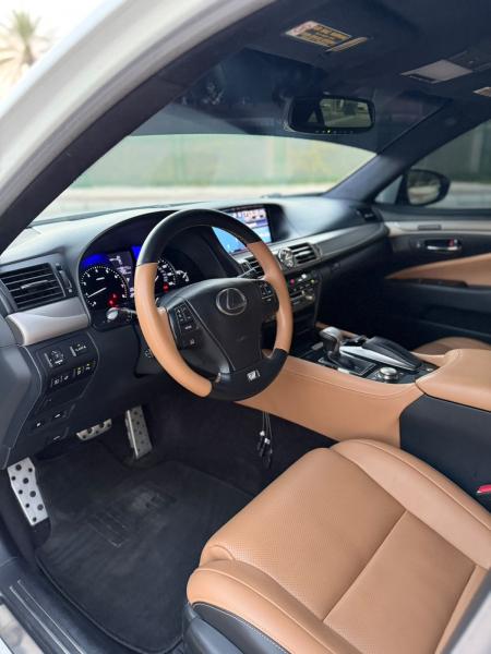للبيع لكزس LS460 موديل 2014 وارد امريكا 