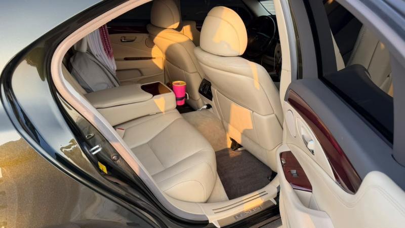 للبيع لكزس LS 460 موديل 2010 وارد أمريكا أول مالك