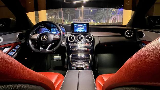 للبيع مرسدس c200 خليجي مطلع من وكالة الفهيم فل ابشن موديل 2015 كت AMG