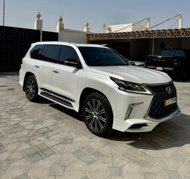 للبيع لكزس LX570 موديل 2018 من الوكاله مالك اول