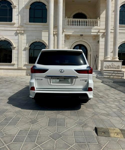 للبيع لكزس LX570 موديل 2018 من الوكاله مالك اول