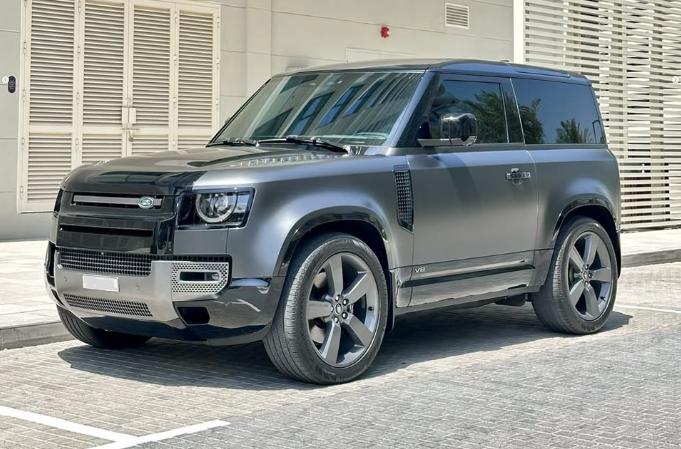 للبيع لاند روفر ديفندر P525 V8 كارباثيان اديشن موديل 2023