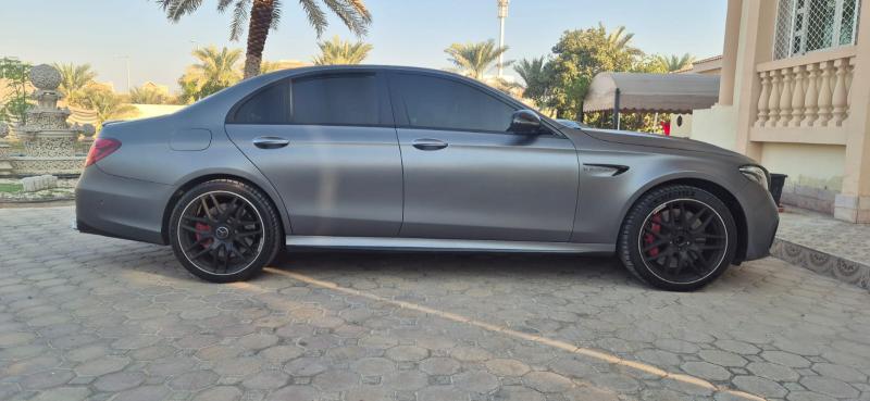 للبيع مرسيدس بنز E63s amg موديل 2018 فل أوبشن اول مالك في الدولة وارد أمريكا