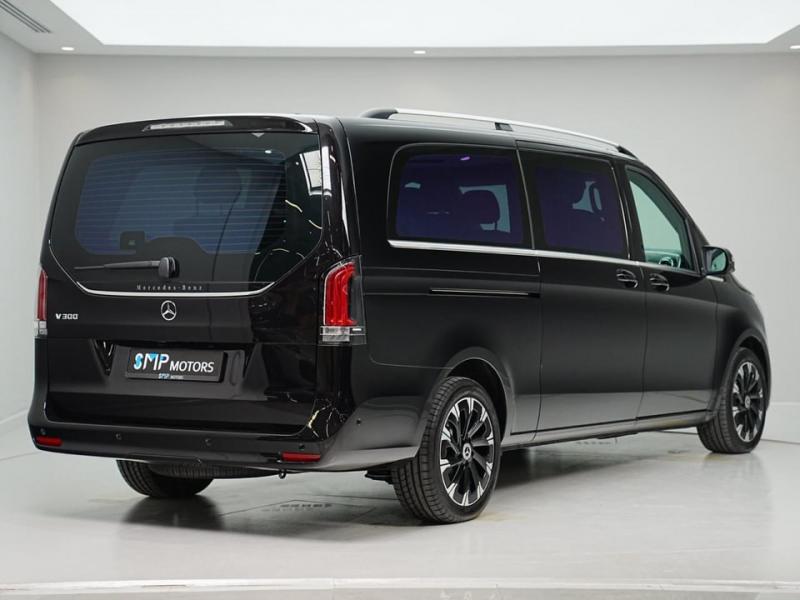 2026 Mercedes-Benz V-Class AVANTGARDE 300 Extra-Long