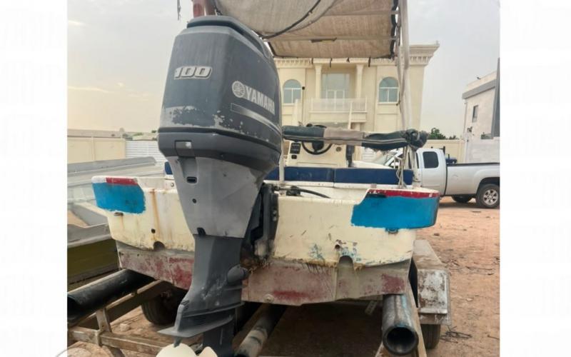للبيع طراد 25 قدم