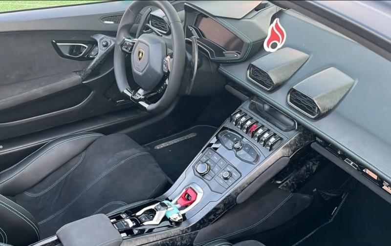 2018 Lamborghini Huracan Spyder LP 610-4 - GCC spec