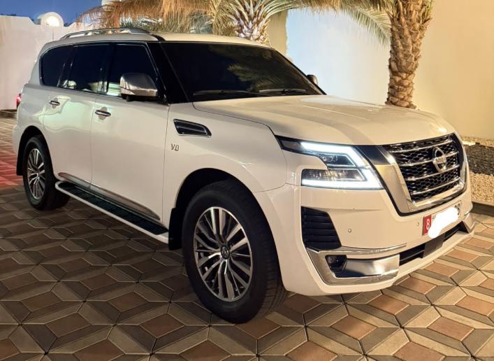 للبيع نيسان V8 400 موديل 2020