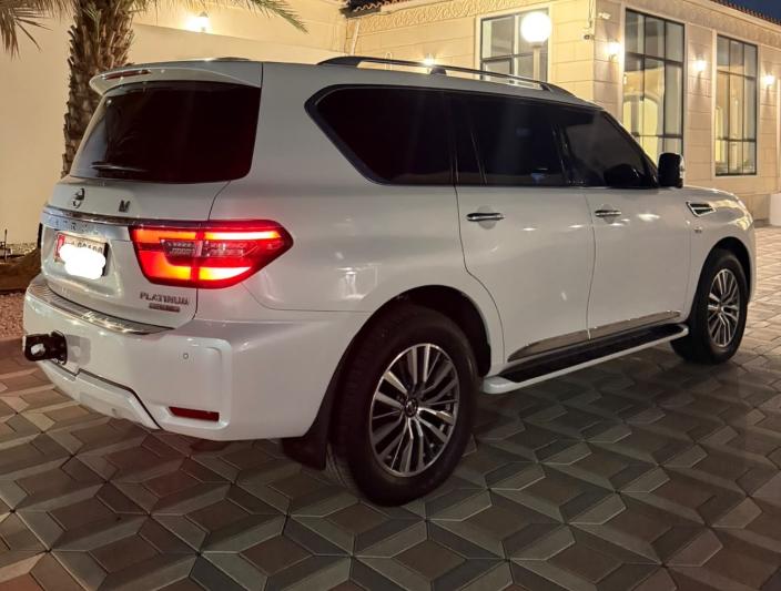 للبيع نيسان V8 400 موديل 2020