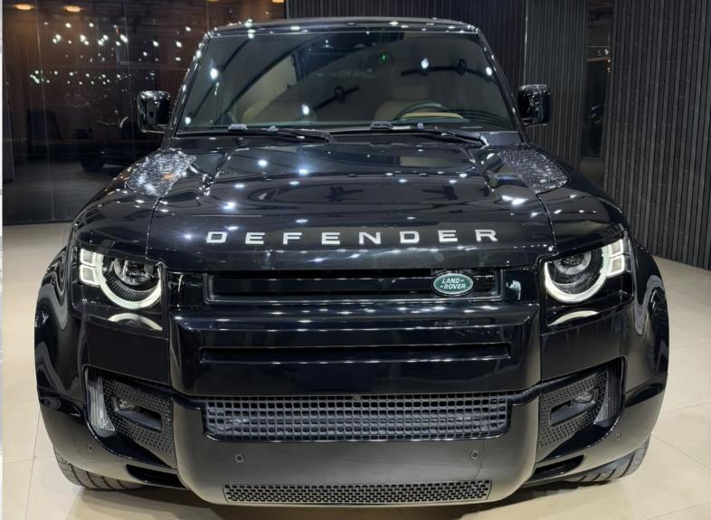للبيع رينج روفر Defender X-Dynamic 2025 موديل 2025