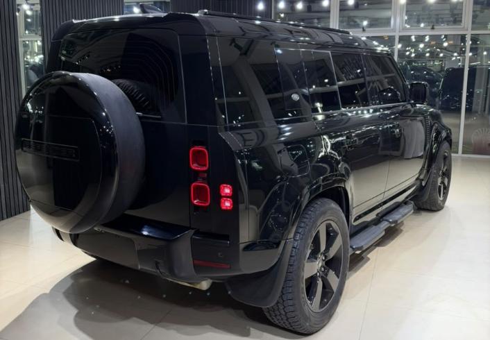 للبيع لاند روفر Defender X-Dynamic موديل 2024