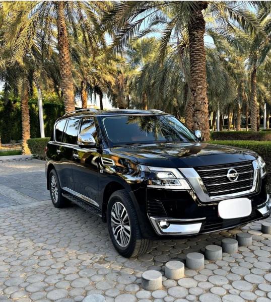 للبيع نيسان اسود بلاتينيوم موديل 2020