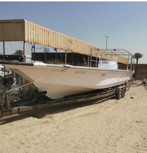 للبيع قارب الشراع طول 40 قدم مع عرباية