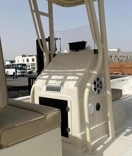 للبيع طراد 27 قدم اوشن ويف بدون مكاين