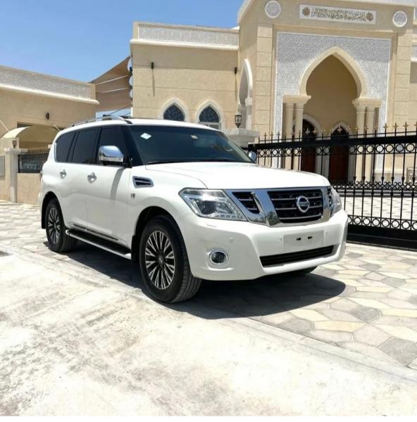 للبيع نيسان بلاتينيوم 320 موديل 2015 المكينه الصغيره