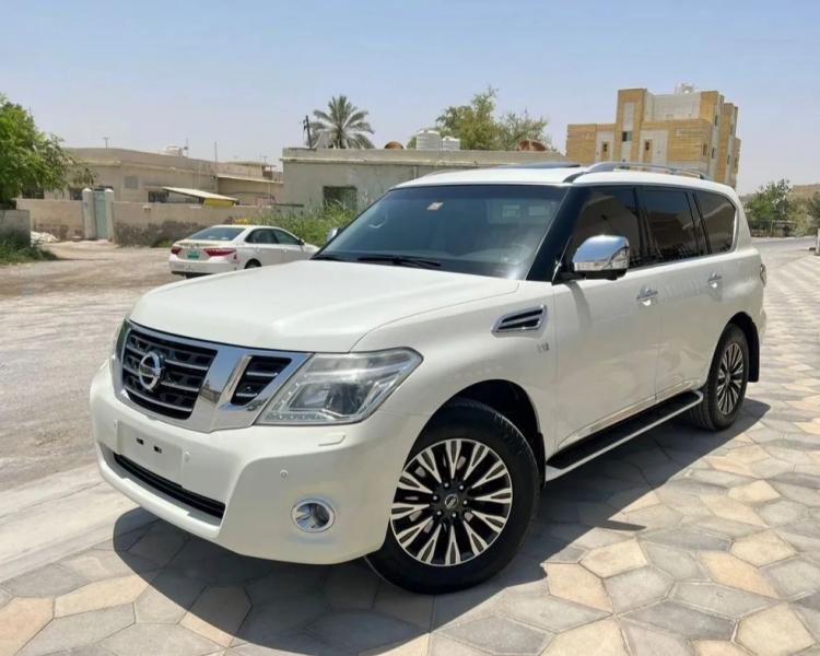 للبيع نيسان بلاتينيوم 320 موديل 2015 المكينه الصغيره