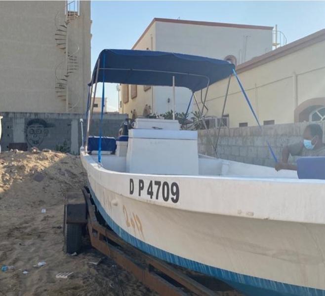 للبيع طراد رقاي 28 قدم مع مكاين وقالوصة