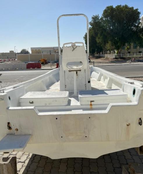 للبيع طراد ياماها طول 23 قدم مع عربانه بدون مكاين