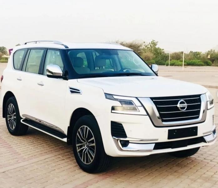للبيع نيسان المكينة الصغيرة V6 موديل 2020 نظيفة
