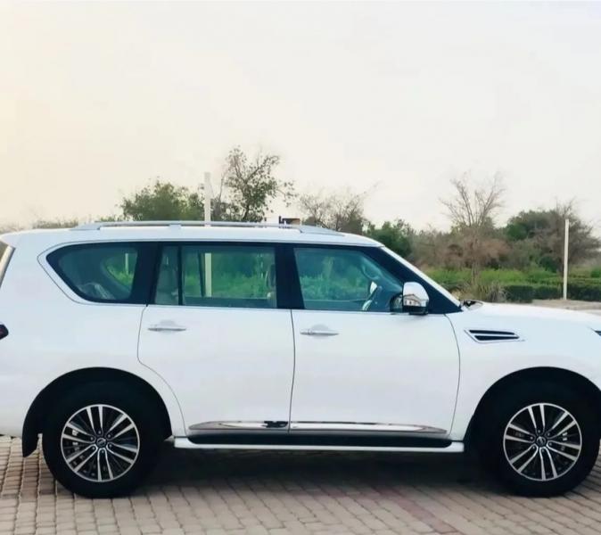 للبيع نيسان المكينة الصغيرة V6 موديل 2020 نظيفة