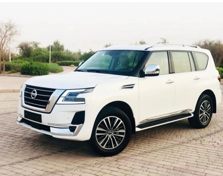 للبيع نيسان المكينة الصغيرة V6 موديل 2020 نظيفة