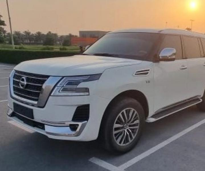 للبيع نيسان Se320 موديل 2014 خليجي نظيفة