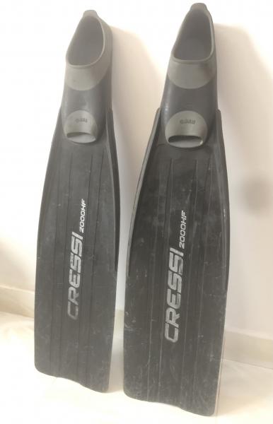 زعانف طويلة مستعملة للغوص الحر