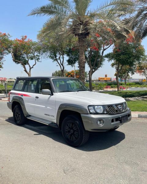 للبيع نيسان فتك سوبر سفاري جداً نظيف بدون فتحه بدون دفلوك ماشي 165,000 موديل 2017 السعر 82,000