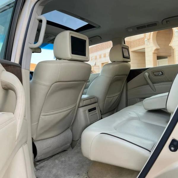 للبيع النوع : نيسان بلاتينيوم SE320 .. موديل : 2012 .. المواصفات : فتحة ، جلد , 3 شاشات ، دبة تماتيك
