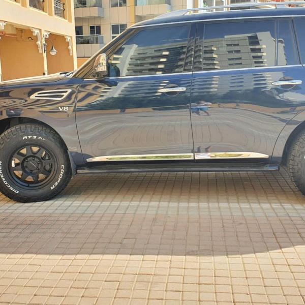للبيع نيسان باترول 2019 بلاتينوم 400 8سلندر ازرق داخل جلد بيج مجهز للبر -ممشى: ٥٩ الف كيلو متر فقط!