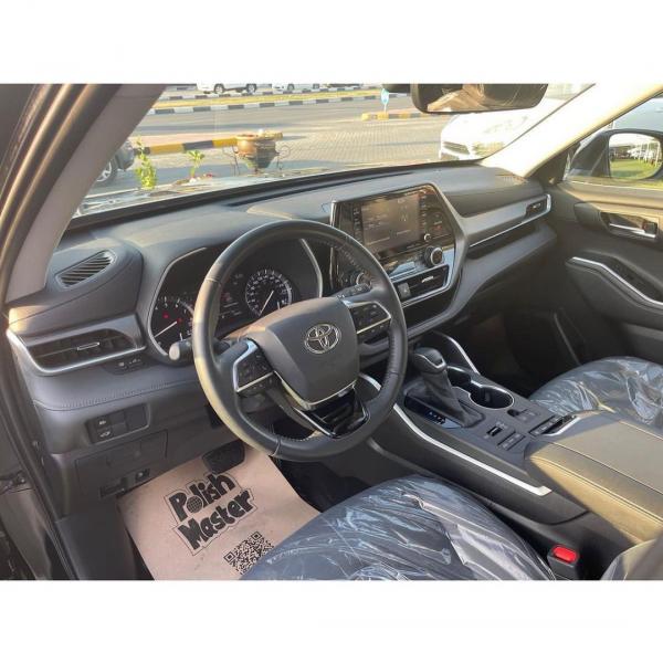 للبيع تويوتا هايلاندر موديل 2020 فتحه 6 سلندر في الشارقة