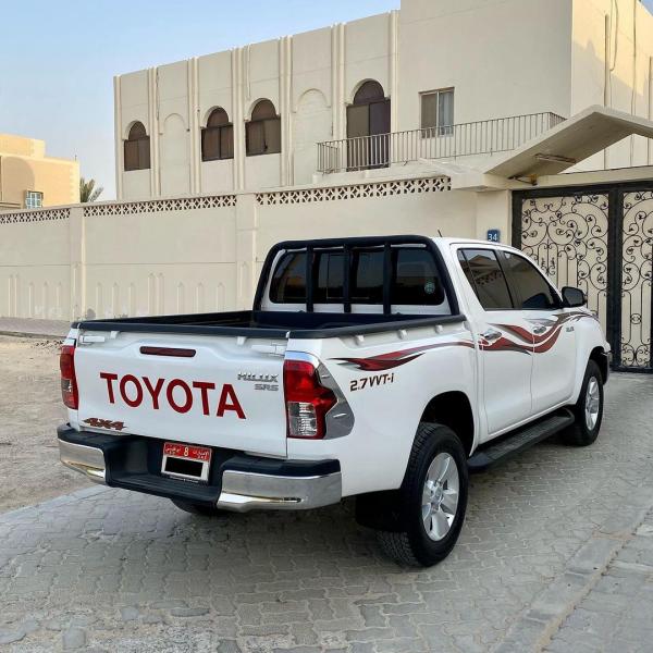 للبيع تويوتا هايلوكس فورويل بترول قير عادي موديل 2020