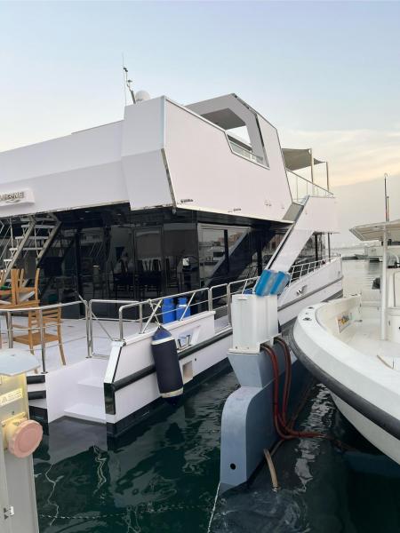 للبيع عوامه الكوس مارين 2023  حجم طول 22 متر والعرض 8 متر