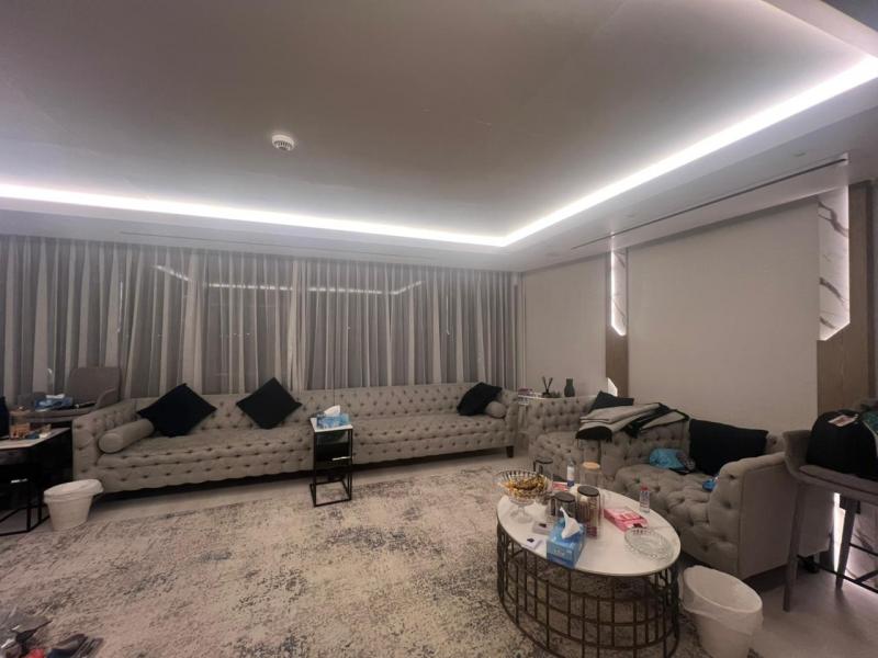 للبيع عوامه الكوس مارين 2023  حجم طول 22 متر والعرض 8 متر