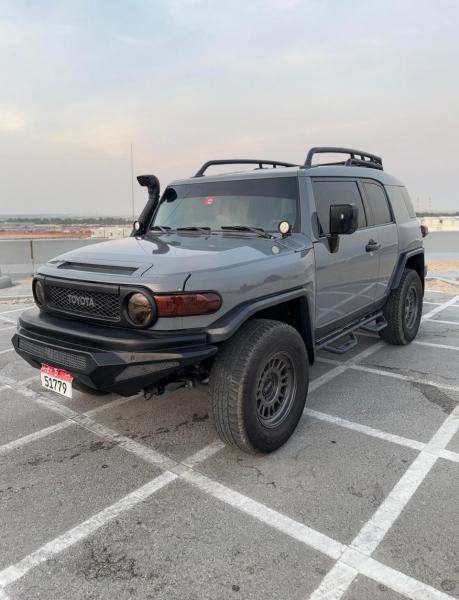 للبيع توياتا Fj موديل 2012 قير عادي خليجي 