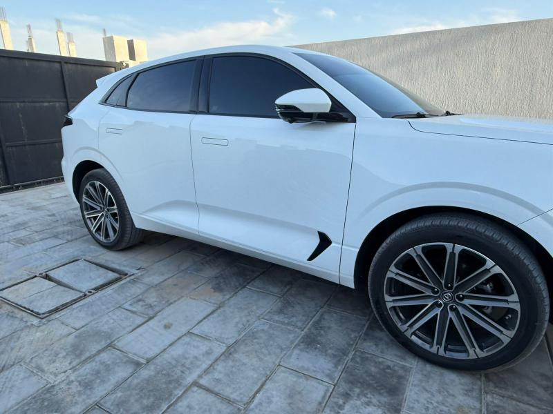 للبيع شانجان uni k موديل 2025 فل اوبشن خليجي تحت الضمان 