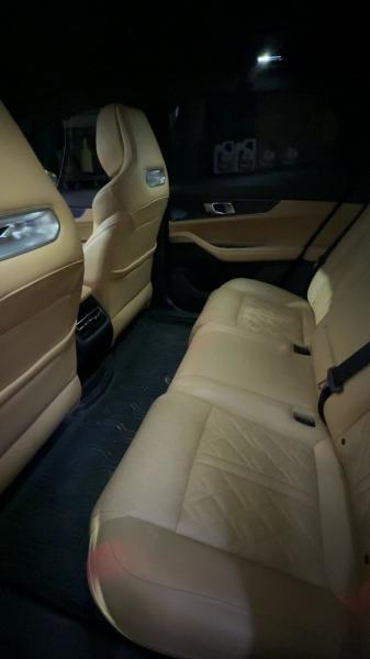 للبيع شانجان uni k موديل 2025 فل اوبشن خليجي تحت الضمان 