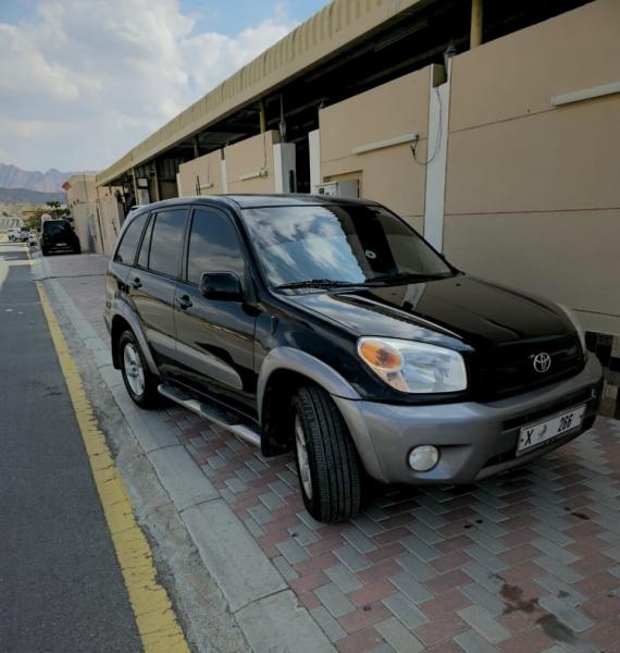 للبيع توياتا راف فور  موديل 2006 سبورت اول مالك وارد أمريكا 