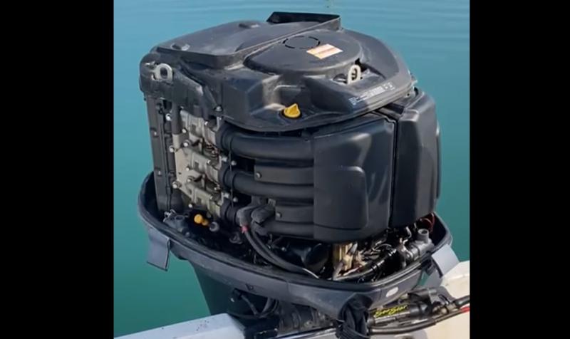 للبيع قارب كاسر الامواج 29 قدم 