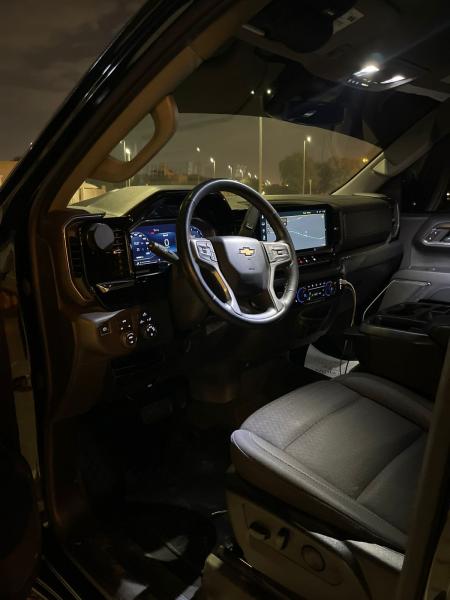 للبيع شيفروليه سلفرادو Z71 موديل 2023 وارد امريكا 