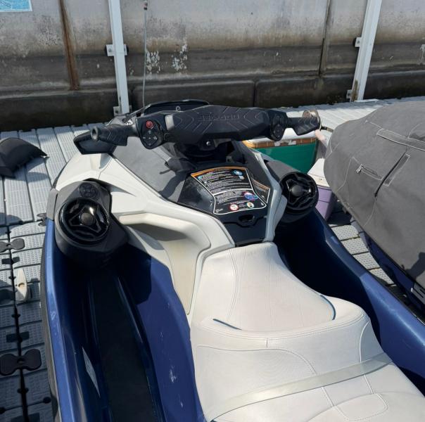 للبيع جيت سكي GTX300 limited  supercharger موديل 2023 بحالة الوكالة + طربال الوكالة