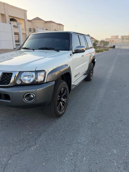 للبيع نيسان فتك سوبر سفاري موديل 2023 فل اوبشن قير اوتوماتيك 