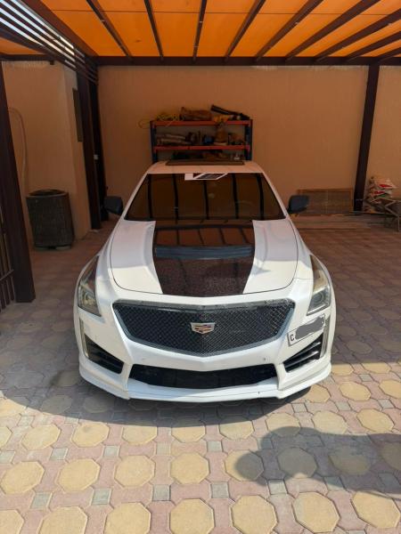 للبيع كاديلاك cts-v 6.2 سوبر جارج موديل 2016 فل اوبشن  خليجي