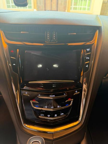 للبيع كاديلاك cts-v 6.2 سوبر جارج موديل 2016 فل اوبشن  خليجي