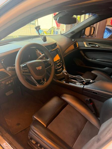 للبيع كاديلاك cts-v 6.2 سوبر جارج موديل 2016 فل اوبشن  خليجي